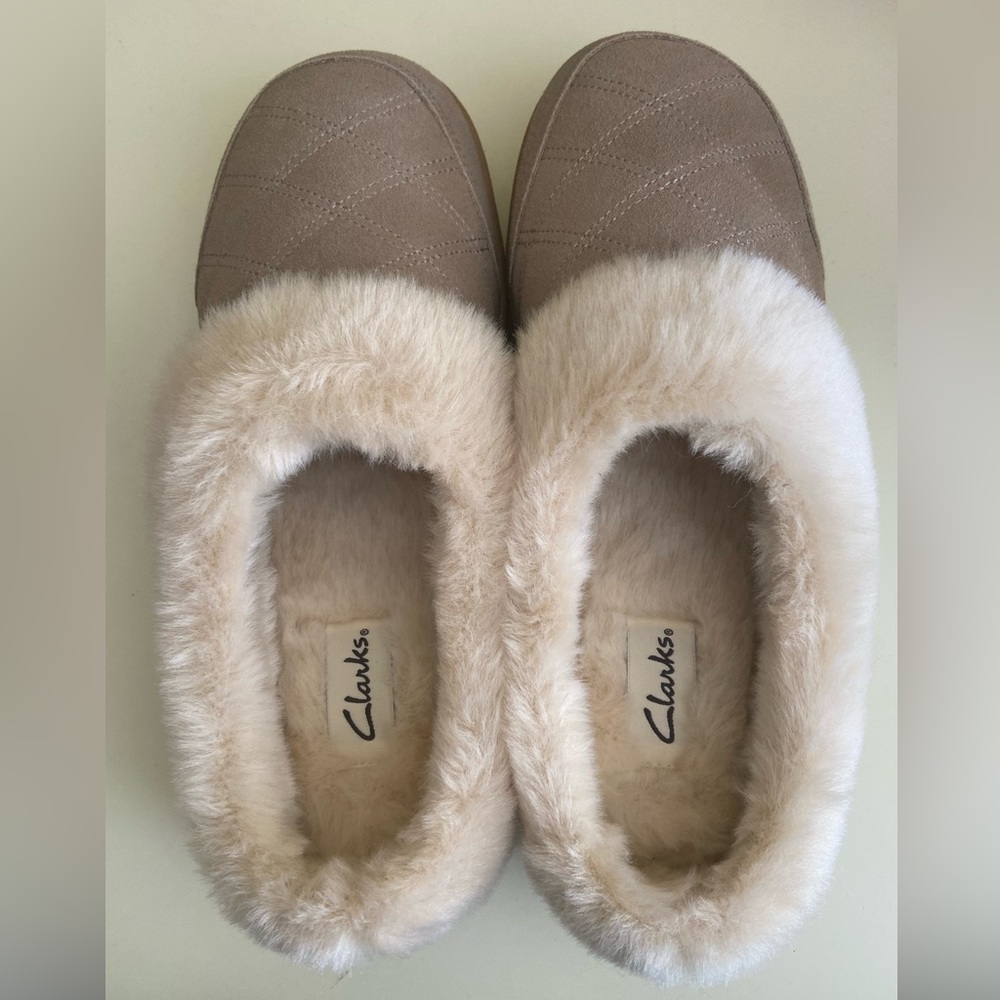 CLARKS leather slippers